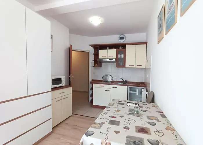 Jelovac Πόρετς